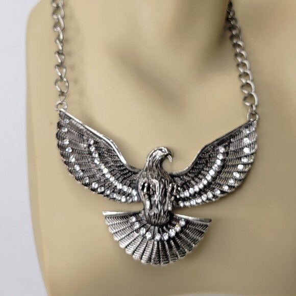 Eagle Pendant Necklace Antique Silver Tone Bird Pendant Necklace - Picture 1 of 12